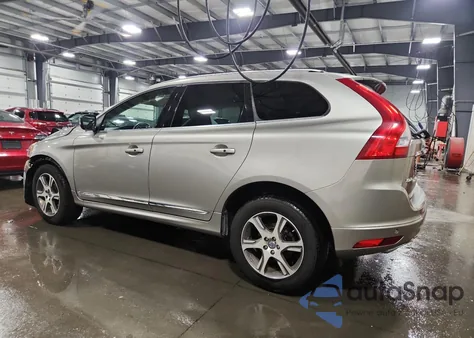 2015 Volvo Xc60 T6 Platinum z USA, uszkodzony, nr VIN YV4902RM5F2641146